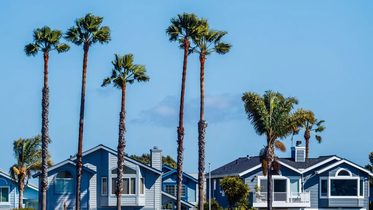 Coastal Home Lighting Guide: Choosing Fixtures That Survive Salt and Wind